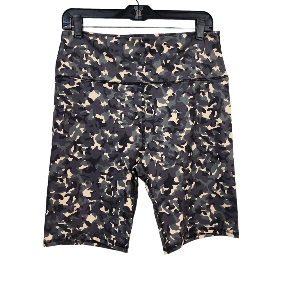 Core 10 Women's High Waisted Camo Yoga Short - L